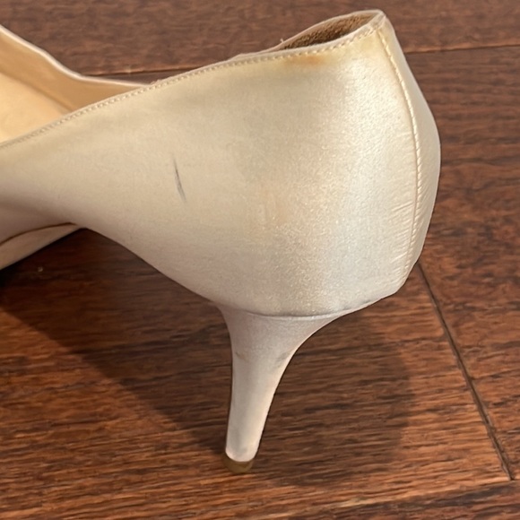 JIMMY Choo Women’s Cream Satin Peep Toe Pumps Size 41 / 11 - Picture 6 of 9
